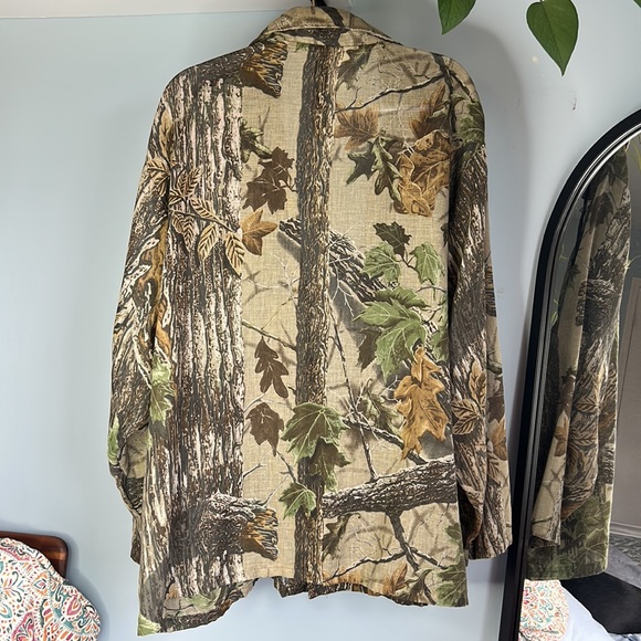 RealTree Sheer Cotton Blend Camouflage Hunting Shirt with Full Zipper & Pockets - Picture 4 of 8